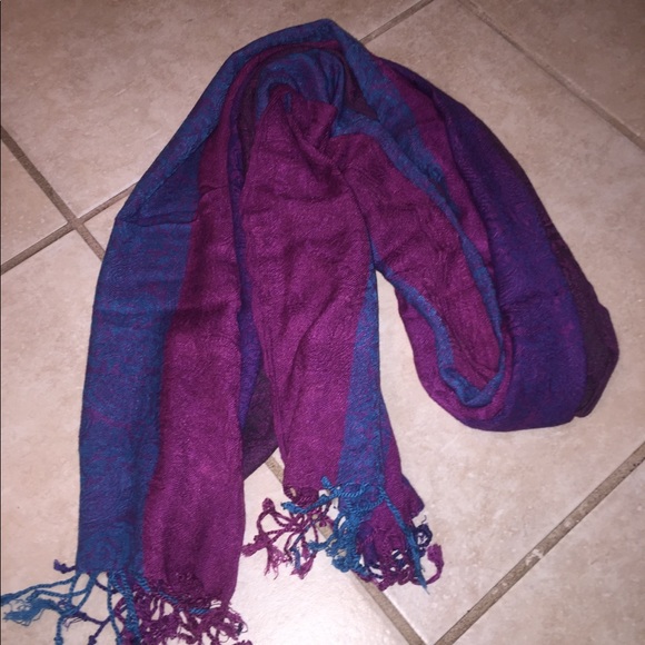 Scarf - Picture 5 of 6